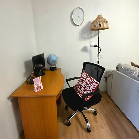 Spacious In Supeluse Area *